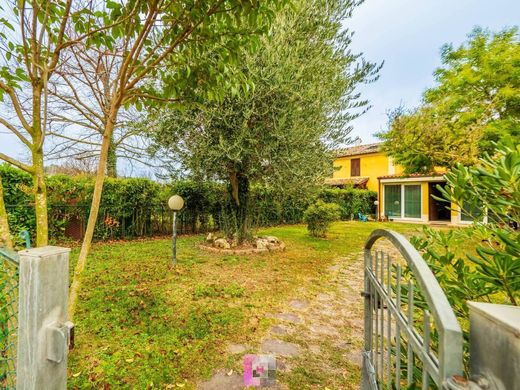 Terraced house in Fano, Pesaro and Urbino