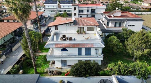 Villa in Giugliano in Campania, Naples