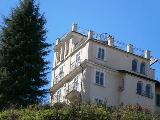 Villa in Cisterna d'Asti, Provincia di Asti