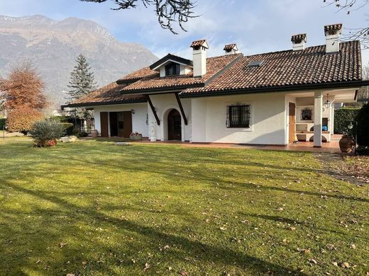 Villa in Belluno, Provincia di Belluno