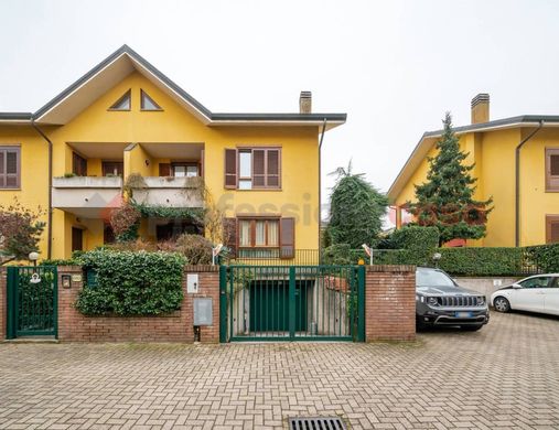 Sıralı evler Buccinasco, Milano ilçesinde