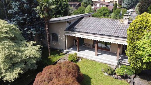 Villa in Vedano al Lambro, Province of Monza and Brianza