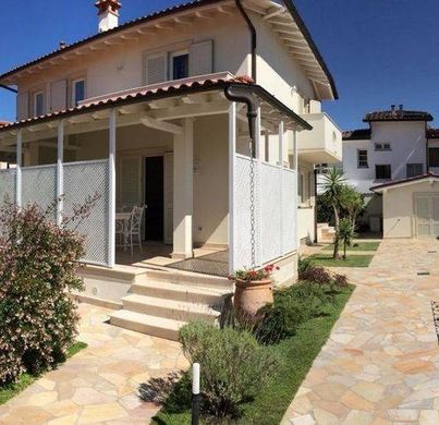 Villa in Pietrasanta, Provincia di Lucca