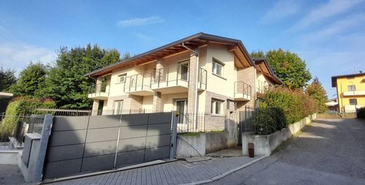 Villa en Lentate sul Seveso, Provincia di Monza e della Brianza