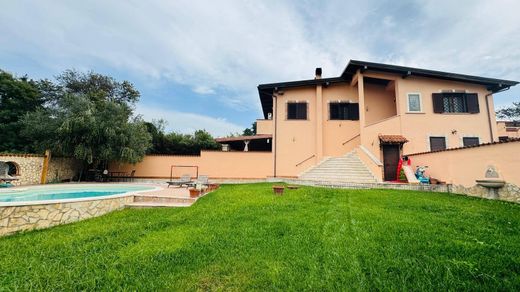 Apartment in Marino, Rome