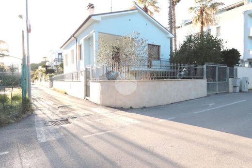 Villa - Montesilvano, Provincia di Pescara