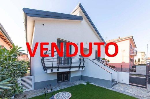 Villa in Arese, Milan