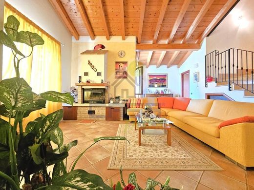 Valeggio sul Mincio, Provincia di Veronaのヴィラ