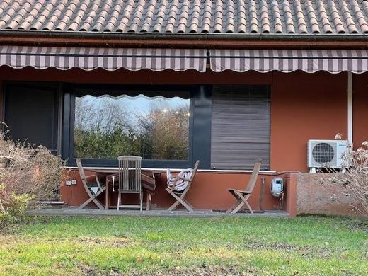 Лэйнхаус, Cassina Rizzardi, Provincia di Como