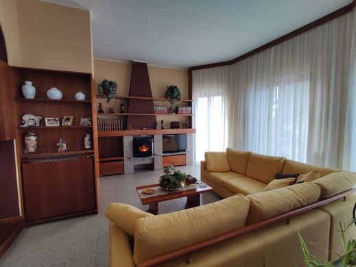 Villa in Lainate, Milan