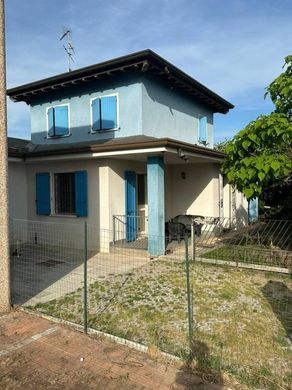 Willa w Rodigo, Provincia di Mantova