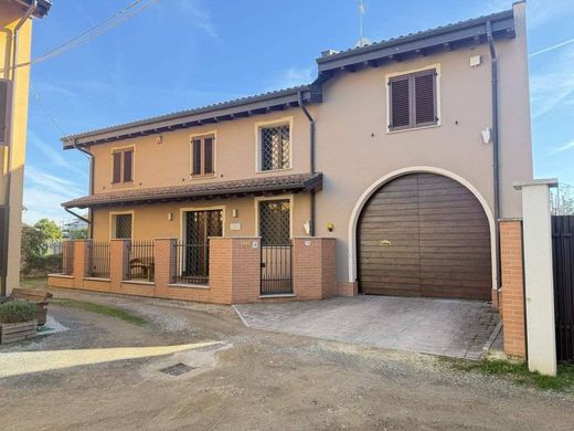 Vellezzo Bellini, Provincia di Paviaのヴィラ