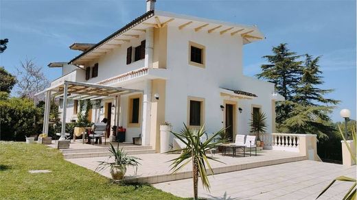 Villa Ancona, Ancona ilçesinde