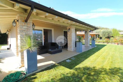 Villa in Soiano, Provincia di Brescia