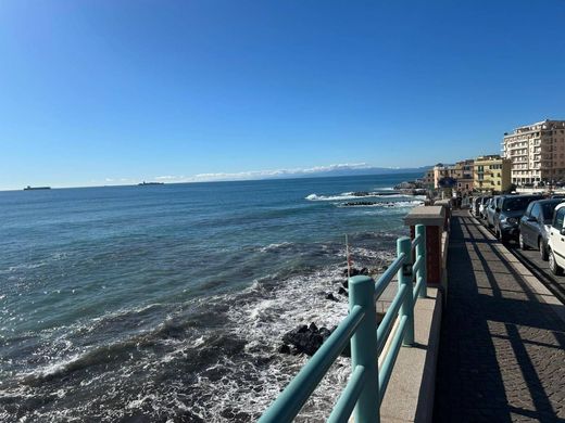 Attico a Genova, Liguria