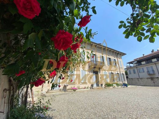 Villa Verbania, Verbano-Cusio-Ossola ilçesinde