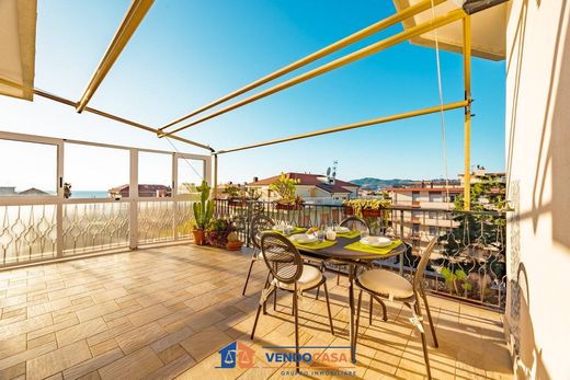 Penthouse in San Bartolomeo al Mare, Provincia di Imperia