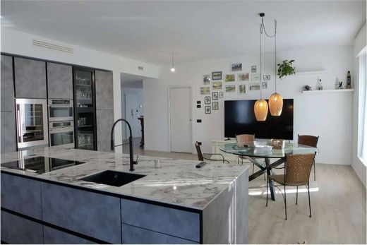 Βίλα σε Abbiategrasso, Città metropolitana di Milano