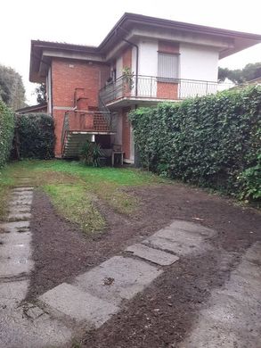 Villa in Massa, Provincia di Massa-Carrara