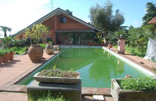 Villa in Pino Torinese, Turin