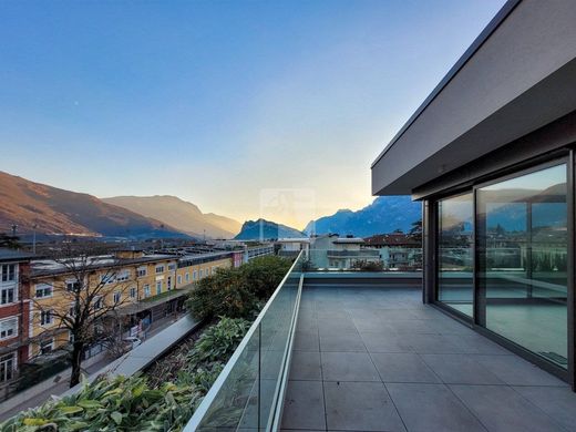 Penthouse Arco, Trento ilçesinde