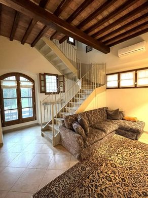 Piso / Apartamento en Prato, Provincia di Prato