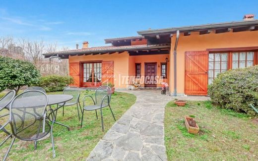 Villa in Comabbio, Provincia di Varese