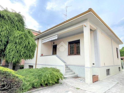 Villa in Cornaredo, Milan