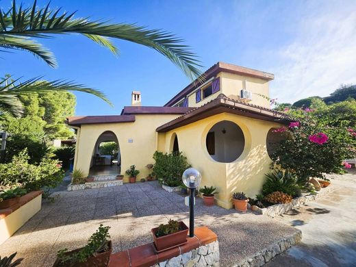 Villa in Sinnai, Provincia di Cagliari