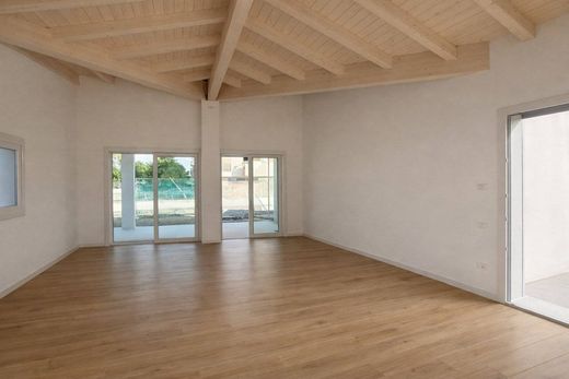 Villa a Longare, Vicenza