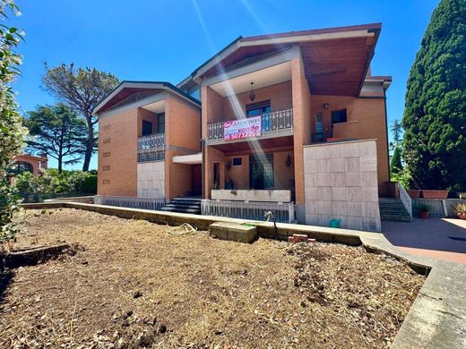 Villa in Rome, Latium