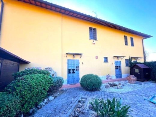 Luxury home in Prato, Provincia di Prato