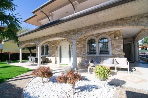 Villa a Boltiere, Bergamo