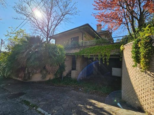 Villa in Montemaggiore al Metauro, Provincia di Pesaro e Urbino