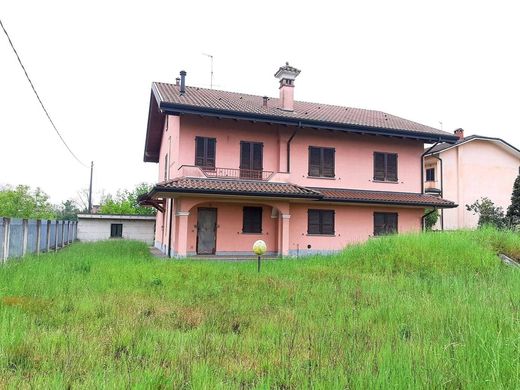 Villa in Bareggio, Milan