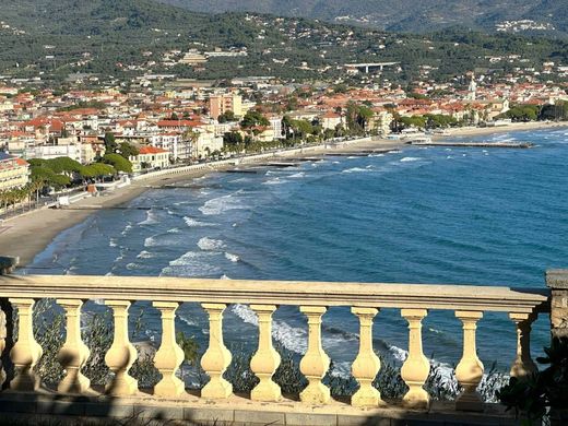 Attico a Diano Marina, Imperia