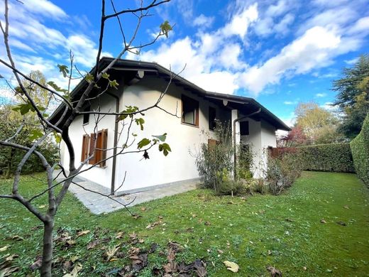 Villa in Varese, Provincia di Varese