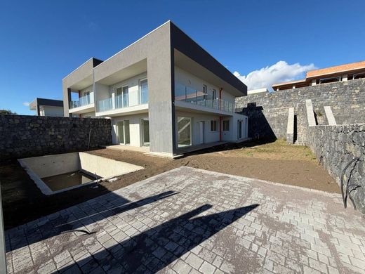 Villa in Sant'Agata Li Battiati, Catania