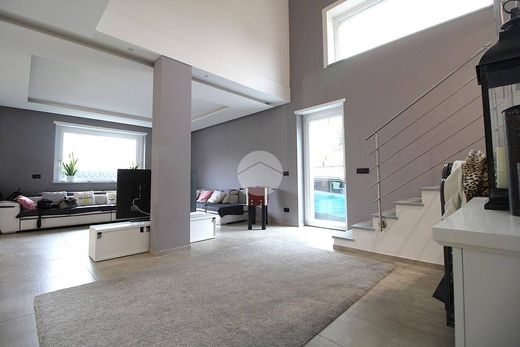 빌라 / Brandizzo, Torino