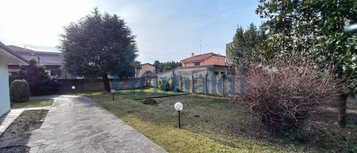 Villa in Casorezzo, Mailand