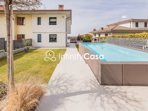 Villa in Pastrengo, Provincia di Verona