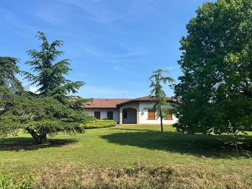 Villa in Bigarello, Province of Mantua