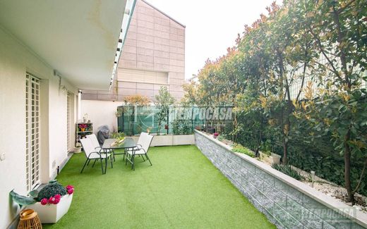 Apartamento - Sesto San Giovanni, Milão