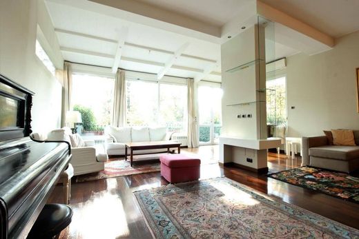 Villa in Peschiera Borromeo, Milan