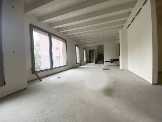 Apartment in Treviso, Provincia di Treviso