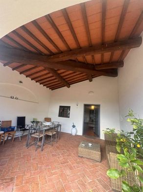 Köy evi Campi Bisenzio, Firenze ilçesinde