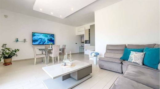 套间/公寓  卡利亚里, 卡利亚里省