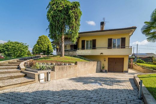 Villa - Carnago, Provincia di Varese