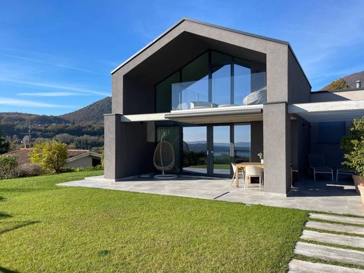 Villa Roè Volciano, Brescia ilçesinde