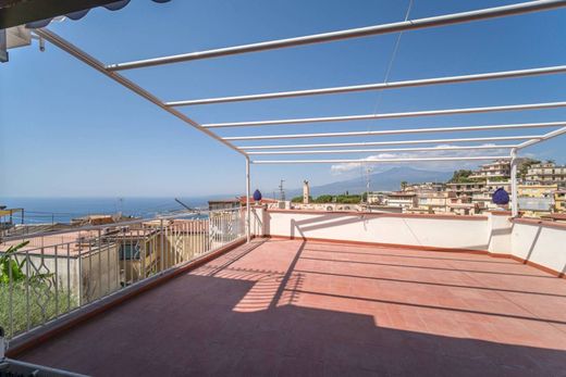 Appartement à Taormina, Messine